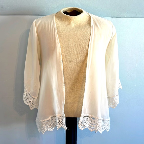 White Kimono-Style Shrug with Crochet Sleeves - Picture 1 of 5